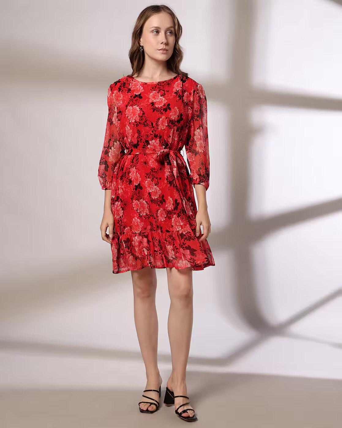 PRINTED PLEATED DRESS, RED, XS