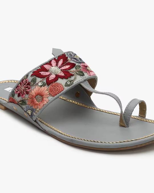 Embroidered Toe-Ring Flat Sandals