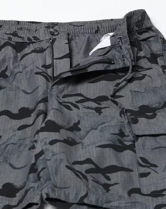 Men Camouflage Print Relaxed Fit Cargo Shorts