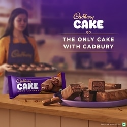 Cadbury Chocobakes Choc Layered Cakes Minions Pack 114 g (19 g x 6) 4