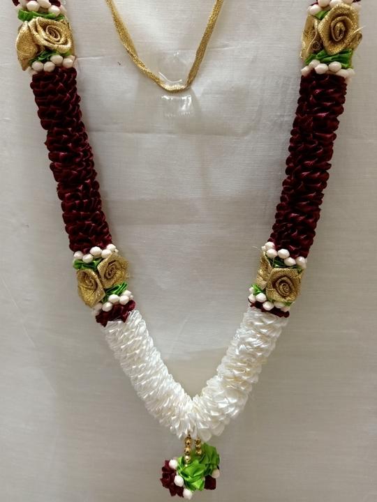 Ramesh Sai Sri Sainath Enterprises Brown and Cream FLOWEERS with Gold Rose and Jasmine FLOWES Garland LENTH 16.5 INC