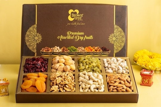Brown tree Premium 8P (500g) |Cashewnuts, Almonds, Raisins, Salt Pista, Walnut kernals, Apricots, Cranberry Slices, Apricots Seedless | Fresh & Healthy Dry Fruits and Nuts for Coworkers| Ideal Gift Box for all celebration | Dry Fruit Gift Hamper