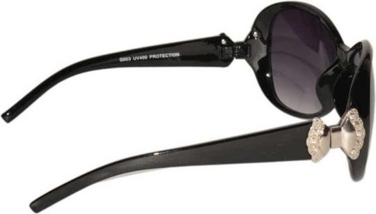 PIRASO UV Protection Oval Full-frame Black Sunglasses (Women) - Medium