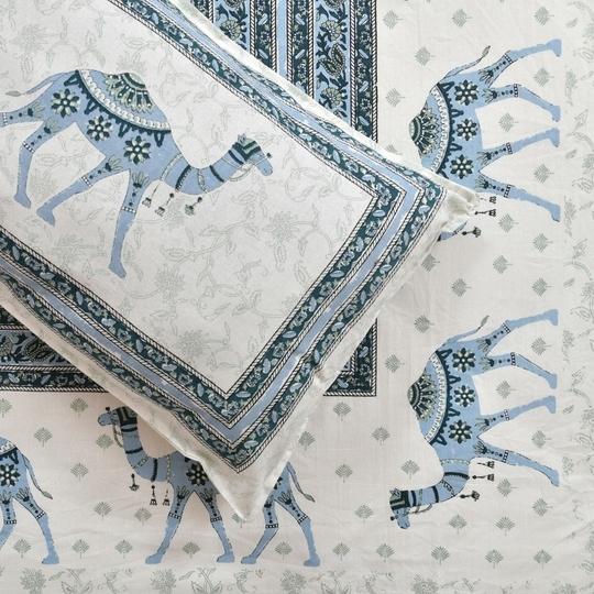 UNIQCHOICE 180 TC Blue Color Animal Printed King Size Bedsheet With 2 Pillow Cover(ELEG-24-Blue)