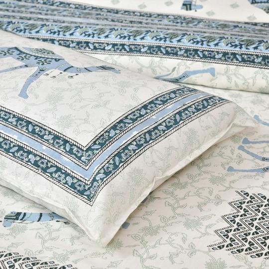 UNIQCHOICE 180 TC Blue Color Animal Printed King Size Bedsheet With 2 Pillow Cover(ELEG-24-Blue)