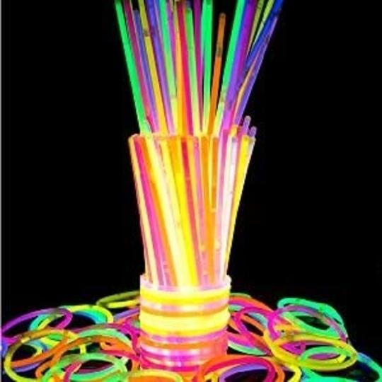 Kunya Glow Stick , Glow Stick Bracelets, Colors Party Favors Supplies Light up Toys Glow Sticks Mixed Colors 100pcs Sticks
