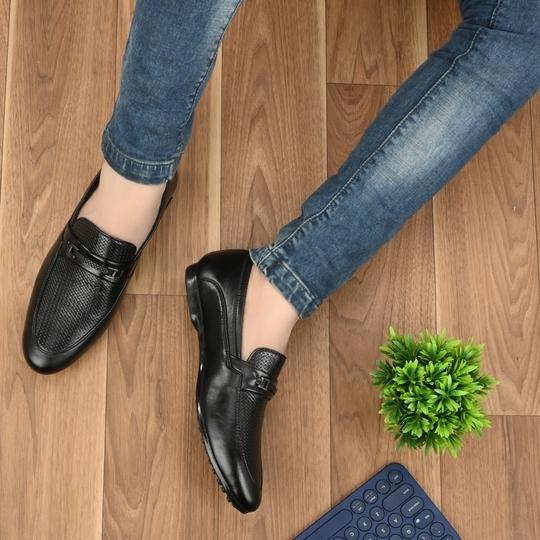 JAMARION Ethnic & Stylish Nagra/Loafers For Men (Black)