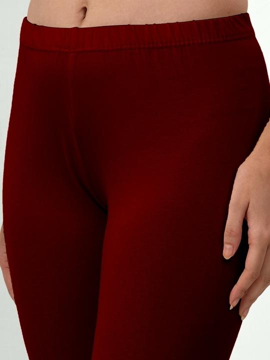 Lyra Women's Regular Fit Maroon Solid Colour 3/4th Length Capri Pants (Maroon )