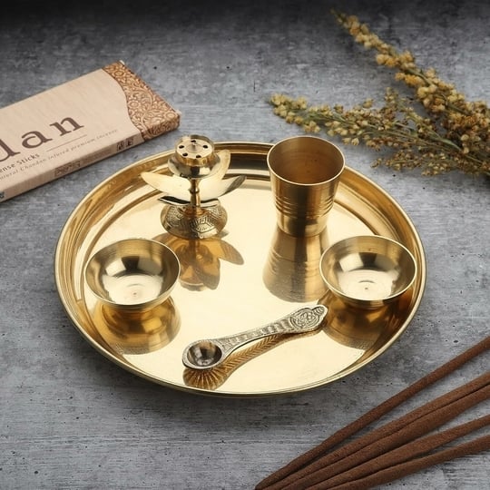 Dokchan Traditional Handcrafted Brass Puja Thali Aarti Bartan Plate Set of 6 Piece for Mandir Pooja Room Home Temple (Size 7 Inch | Color | Golden)