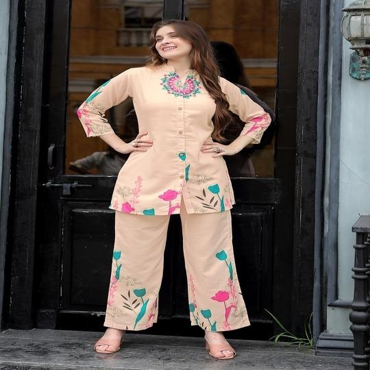 LOVE OF FASHION Stylish Cream Flower Print Kurti Pant Set