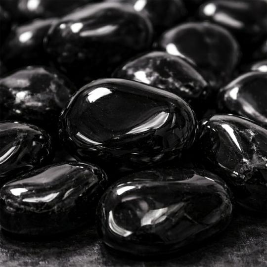 TREEMAISON Black Onyx Tumble Stone | 100 gm Natural Crystal Pebble Tumbled Gemstone | Reiki Healing Stone | Vastu Correction Gravel | Aquarium Pebbles | Home Decor | Garden Table Decor | Pack of 1