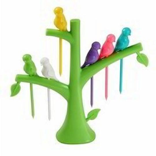 BLUE WONDER Vegetables Plastic Onion Chopper With Bird Shape Plastic Fruit Fork & Multicolour, (Pack of 2)