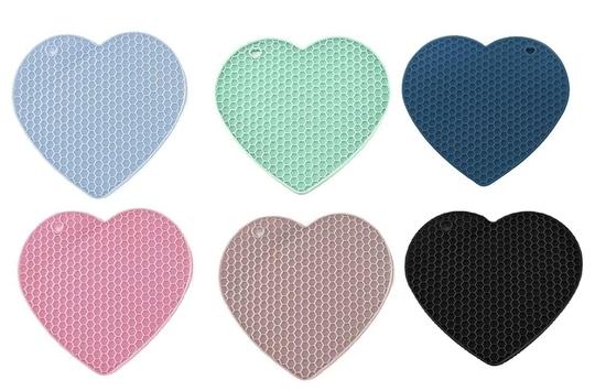 Ramkuwar Set 4 Silicone Trivet Cute Heart Mat Hot Pot Holder Non-Slip Table and Countertop Trivet for Hot Dishes, Cup (Black)