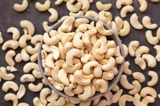 LILA DRY FRUITS Premium Dried Nutritious & Delicious Afghani Anjeer, California Almonds & Cashew Combo Jar Pack of 100gms each (300gms total) | Dried Figs , Badam Giri & Kaju Nuts
